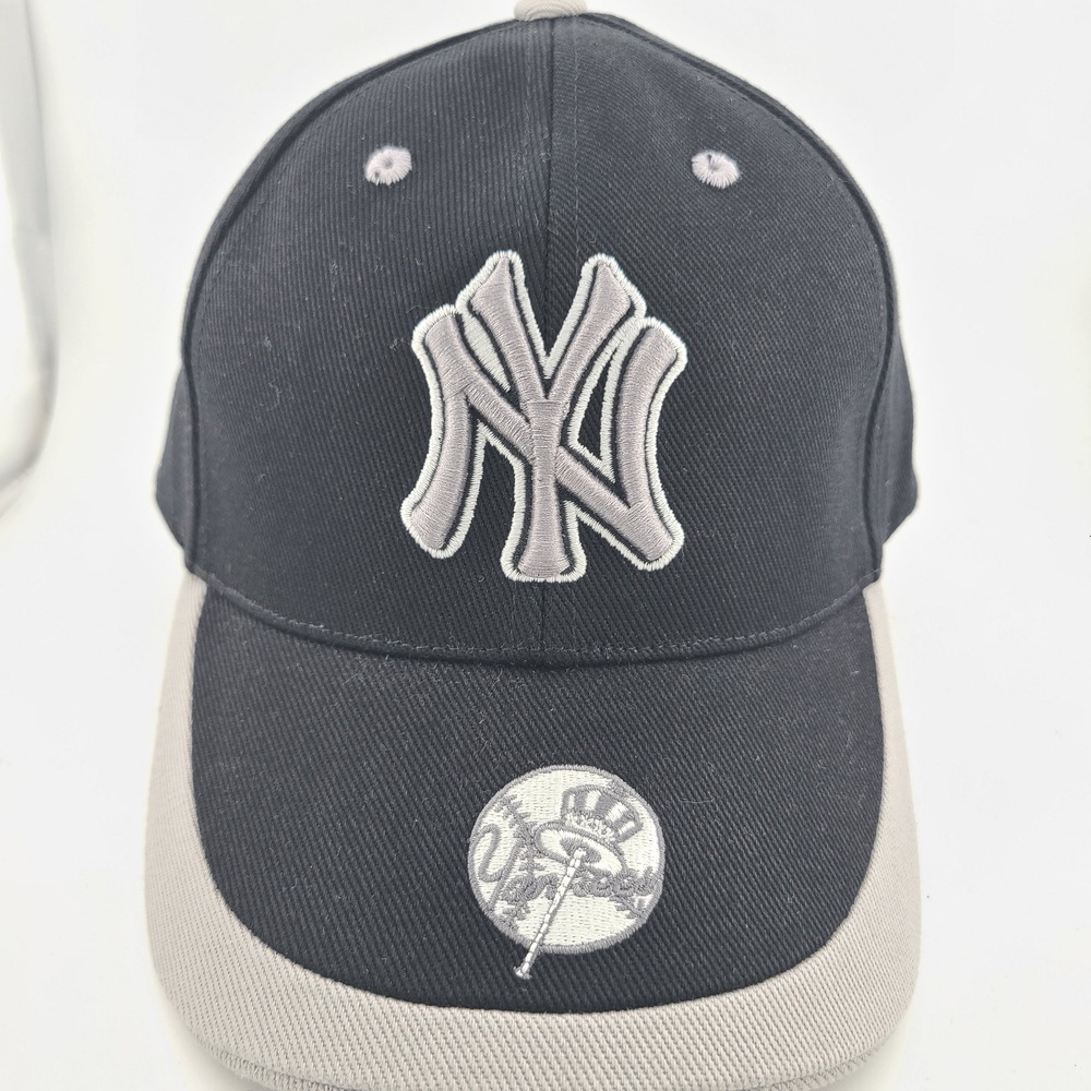 Twins Enterprise New York Yankees MLB Baseball Hat Mens Black Gray Strapback Cap